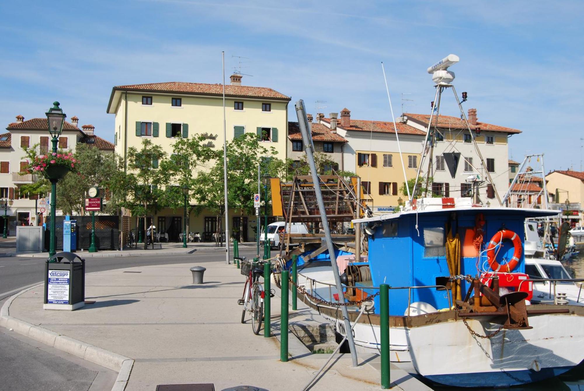 Hotel Alla Citta Di Trieste Градо Екстериор снимка