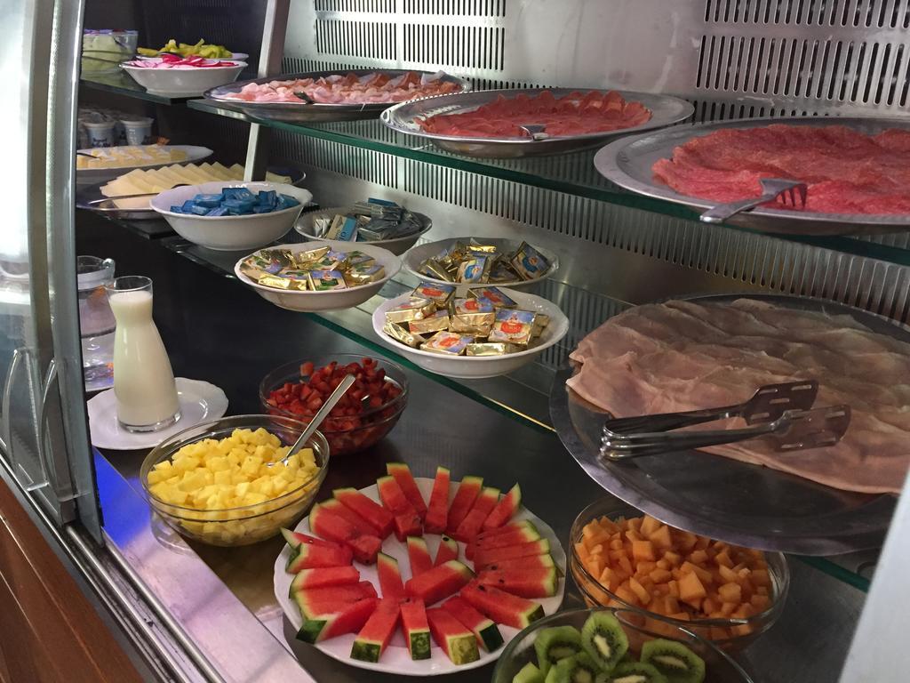 Hotel Alla Citta Di Trieste Градо Екстериор снимка